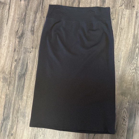 Inherit Clothing Co Quinn 31” Midi Skirt Size Small Black - Picture 2 of 3
